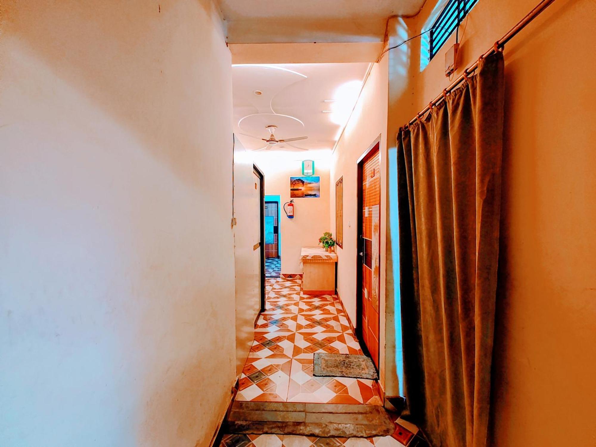 De Costa Palace - Pick And Drop Available Varanasi Exterior photo