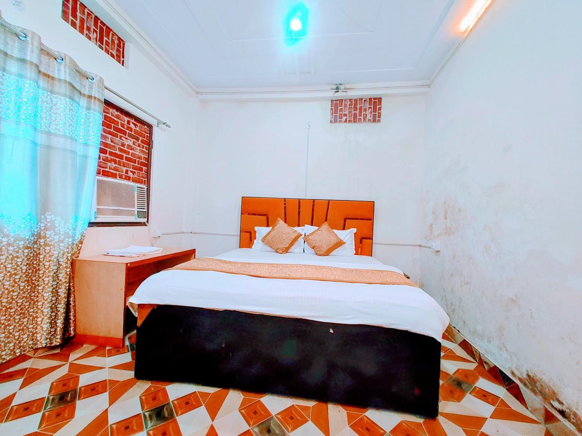De Costa Palace - Pick And Drop Available Varanasi Exterior photo