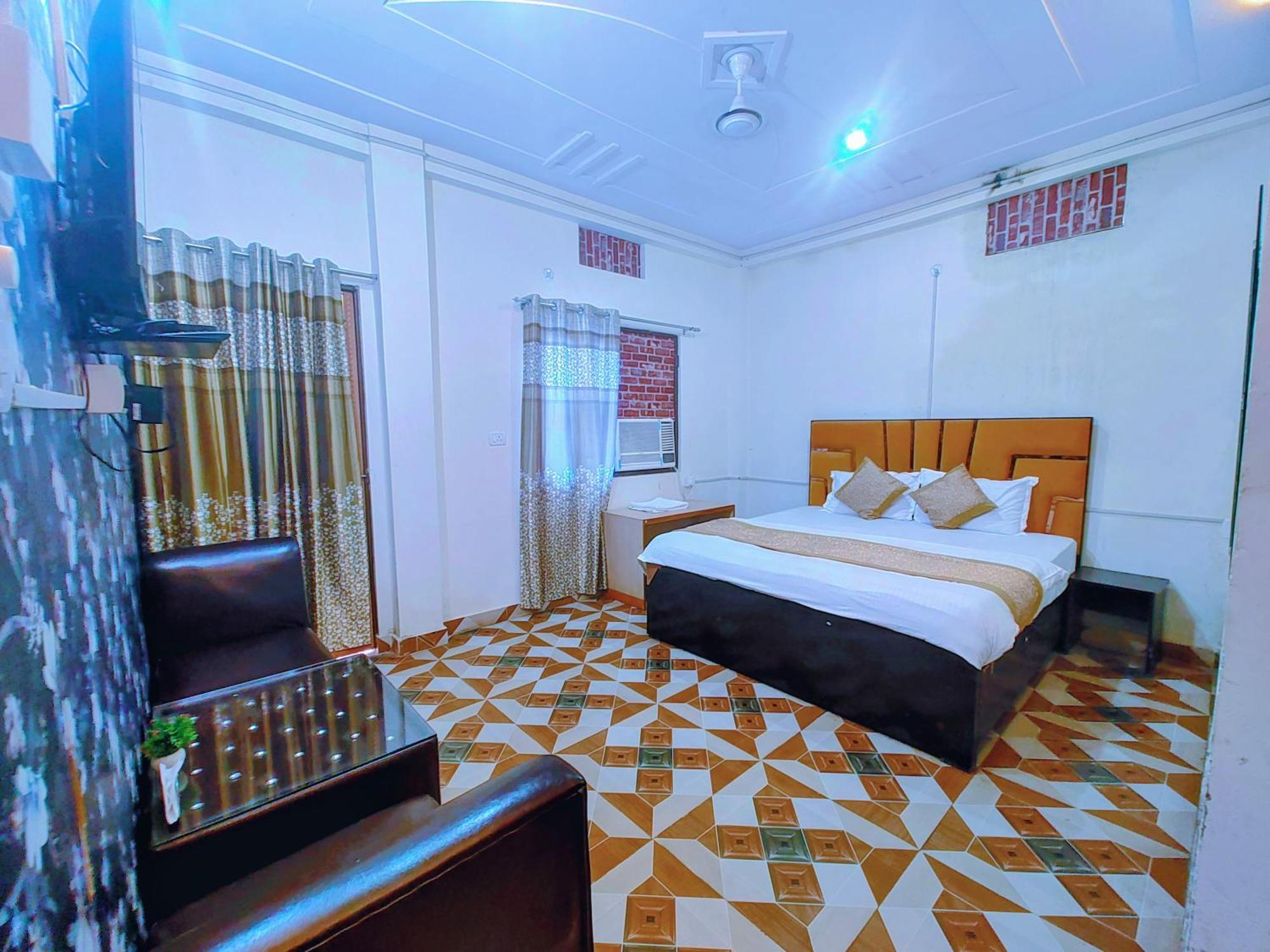 De Costa Palace - Pick And Drop Available Varanasi Exterior photo